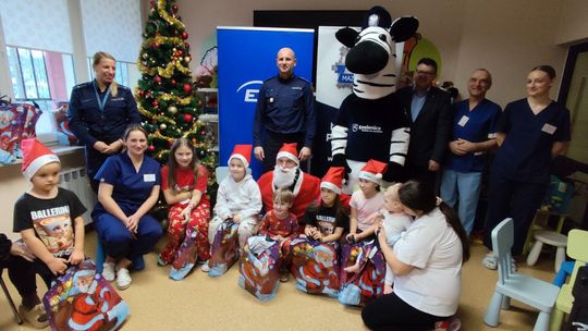 Mikołajkowa wizyta na Oddziale Pediatrycznym szpitala w Kozienicach