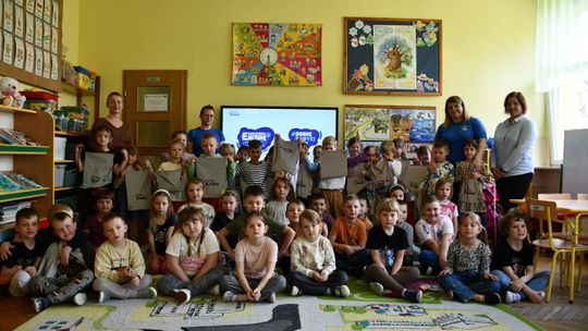 Wolontariusze Enei Wytwarzanie z edukacyjną prelekcją w Publicznym Przedszkolu nr 2 w Kozienicach Wolontariusze Enei Wytwarzanie z edukacyjną prelekcją w Publicznym Przedszkolu nr 2 w Kozienicach