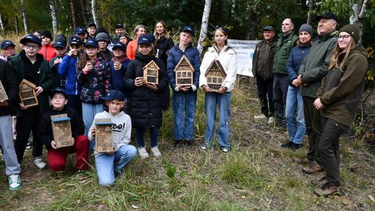 Wsiedlenie różanki, małży i raków do zbiornika wodnego „Traszka” Wsiedlenie różanki, małży i raków do zbiornika wodnego „Traszka”