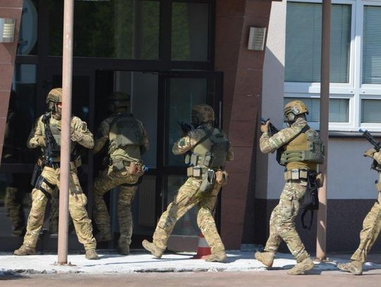 #EneaDlaBezpieczeństwa: ćwiczenia antyterrorystyczne w Elektrowni Kozienice z udziałem jednostki GROM i kontrterrorystów policji z BOA