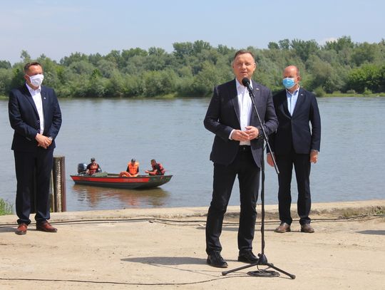 "Nie będzie trzeba jeździć dookoła, tak jak ja dzisiaj" - czyli Andrzej Duda w Wilczkowicach Górnych