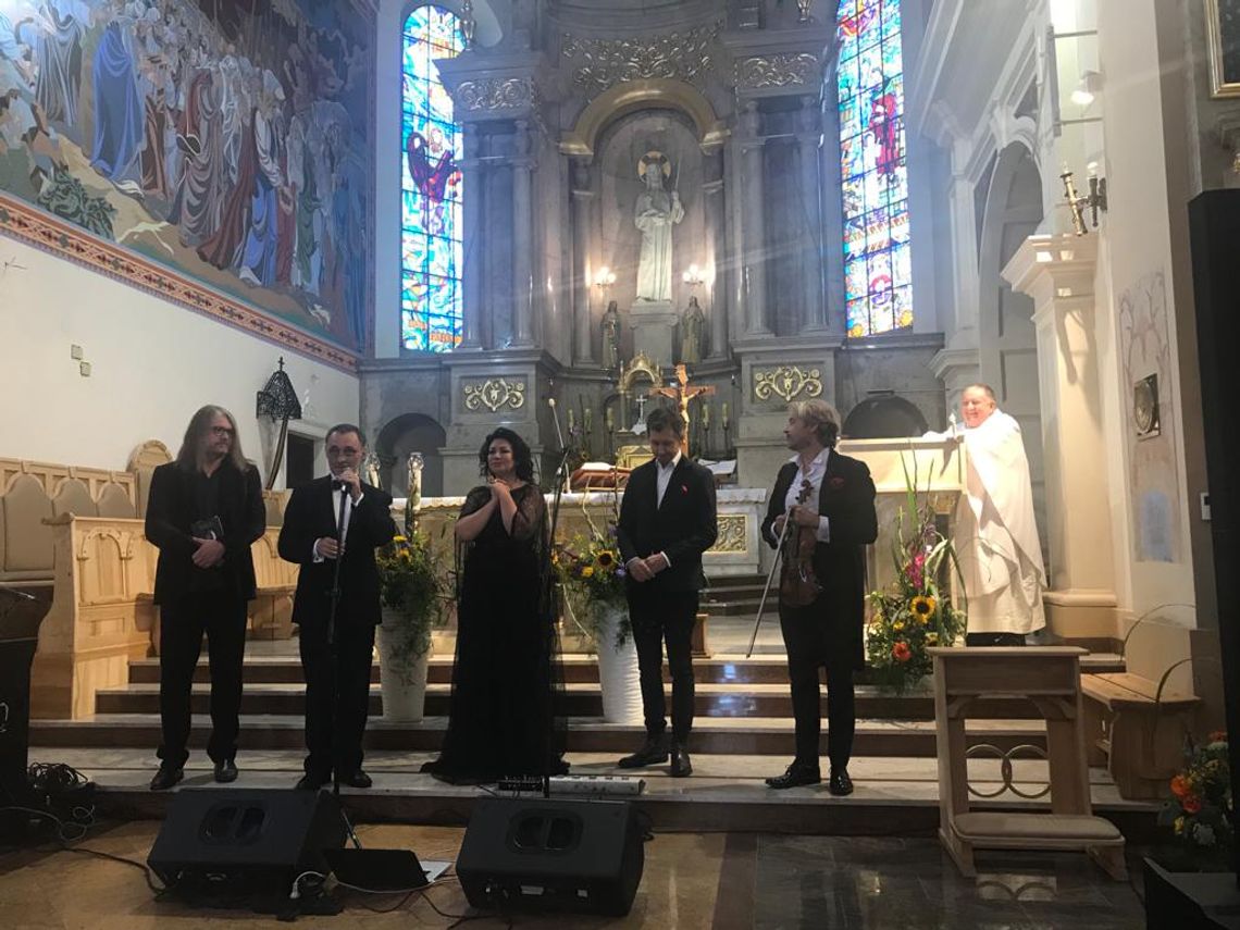 W 100 rocznicę urodzin Papieża Polaka - 2.8.2020 - koncert w Kozienicach w kościele pw. św. Krzyża